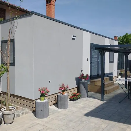 Drevi Apartment *